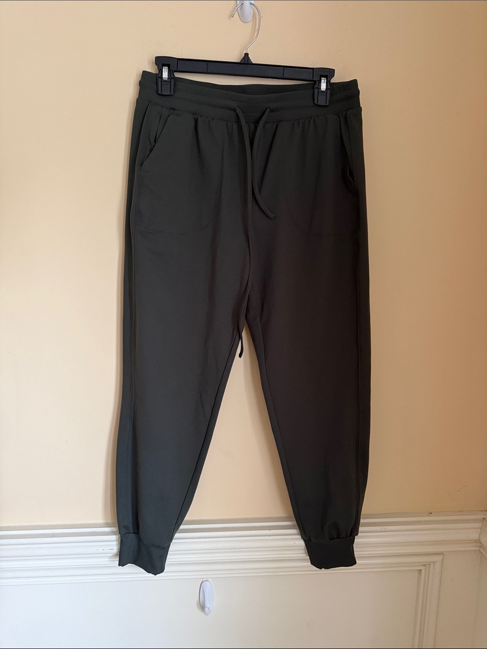 Rachel Zoe Olive Jogger Sweatpants with Drawstring Size Medium